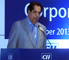Mr K V Kamath, Past President & Chairman, Council on Corporate Governance & Regulatory Affairs, CII at the inaugural session of the 9th International Corporate Governance Summit 2013